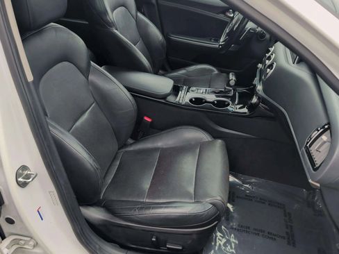 Used 2018 Kia Stinger Premium image 18