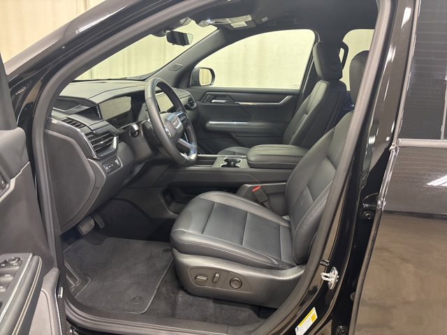 Used 2026 GMC Acadia Elevation w/ Elevation Premium Package FWD image 16