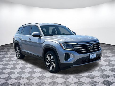 Used 2024 Volkswagen Atlas SE image 7