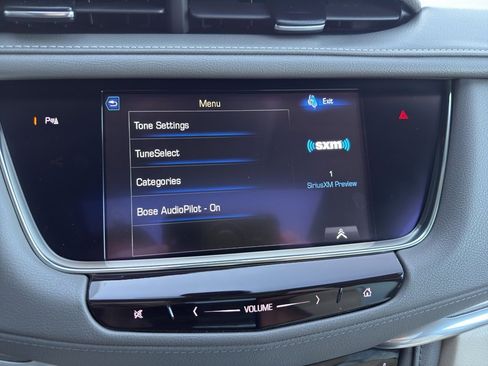 Used 2017 Cadillac XT5 Luxury w/ Driver Awareness Package image 30