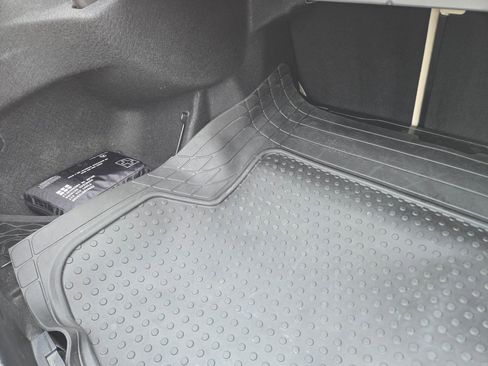 Used 2016 Mercedes-Benz C 300 4MATIC Sedan image 54