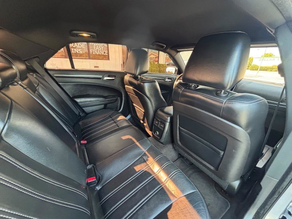 Used 2013 Chrysler 300 S RWD image 29