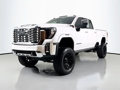 Used 2024 GMC Sierra 2500 Denali w/ Denali Reserve Package AWD/4WD image 1