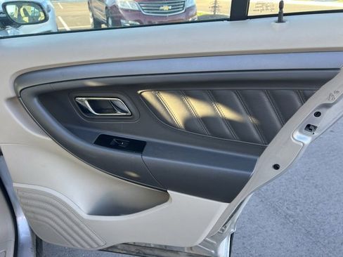 Used 2011 Ford Taurus SE image 12