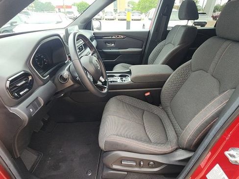 Used 2025 Honda Pilot Sport image 23