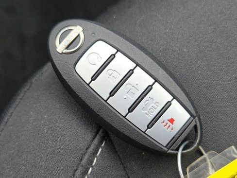 Used 2025 Nissan Altima 2.5 SV image 31