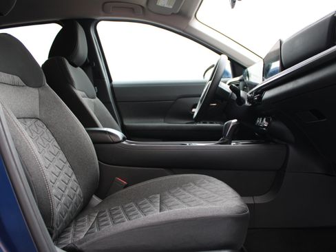 Used 2025 Nissan Kicks SV image 41