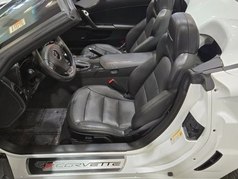 Used 2013 Chevrolet Corvette Grand Sport w/ 2LT Preferred Equipment Group image 21