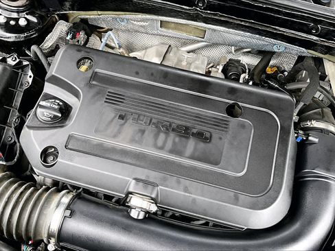 Used 2022 Buick Envision Essence w/ Sport Touring Package FWD image 33