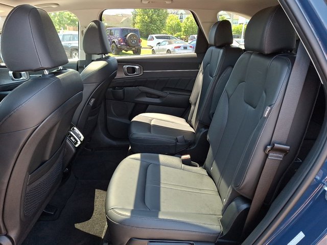 Used 2024 Kia Sorento SX AWD/4WD image 13