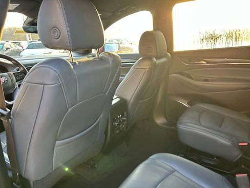 Used 2024 Buick Enclave Premium image 38