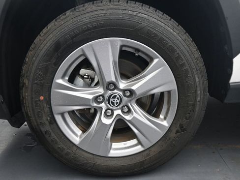 Used 2024 Toyota RAV4 XLE FWD image 14