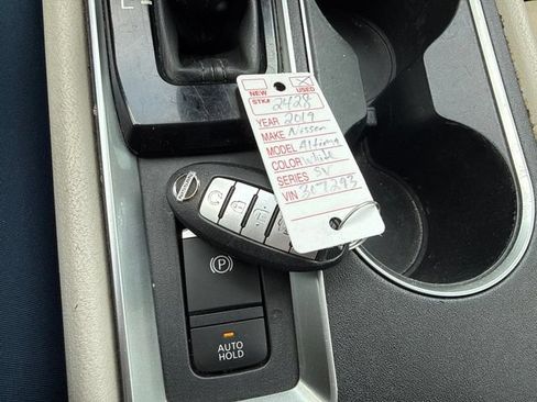 Used 2019 Nissan Altima 2.5 SV FWD image 19