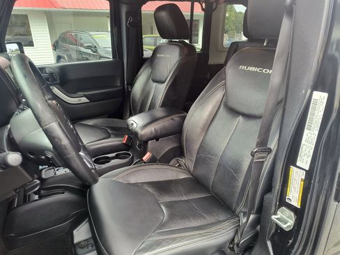 Used 2014 Jeep Wrangler Unlimited Rubicon image 18