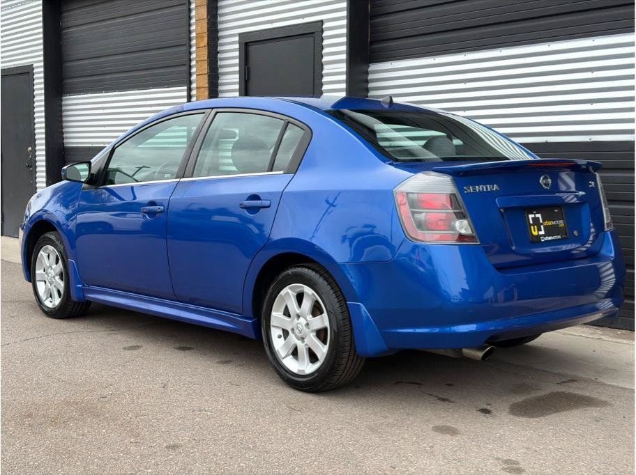 Used 2011 Nissan Sentra 2.0 SR w/ Moonroof Pkg FWD image 7