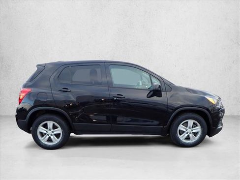 Used 2021 Chevrolet Trax LS w/ Tint and Cruise Package image 5
