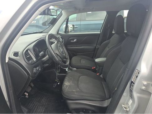 Used 2019 Jeep Renegade Altitude w/ Quick Order Package 22M FWD image 10