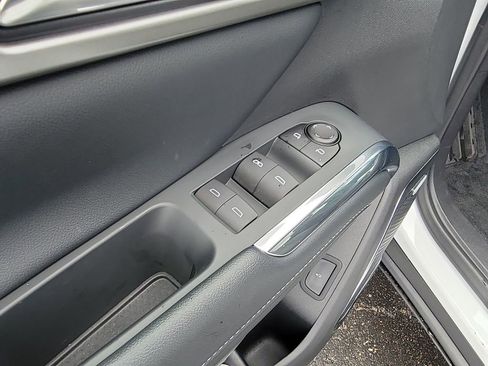 Used 2025 Chevrolet Traverse LT w/ Enhanced Driving Package image 23