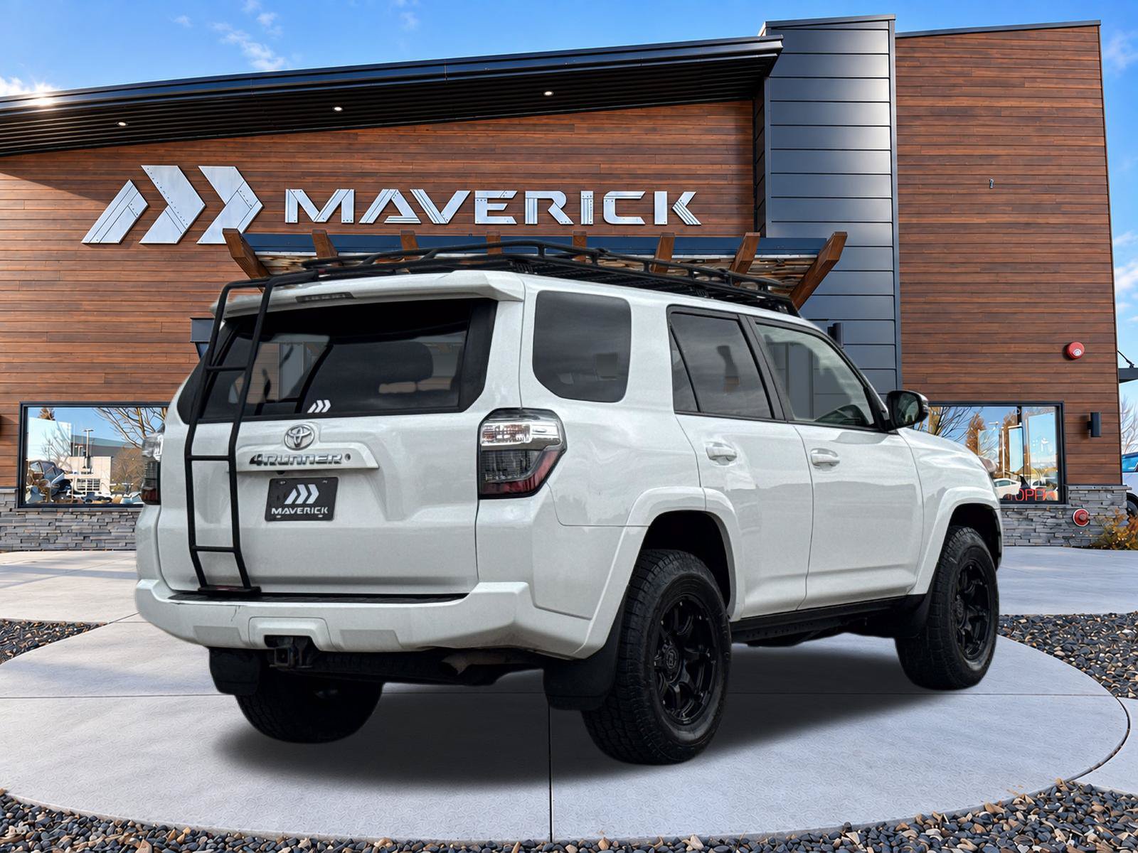 Used 2018 Toyota 4Runner SR5 Premium AWD/4WD image 10