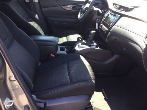 Used 2019 Nissan Rogue S AWD/4WD image 20