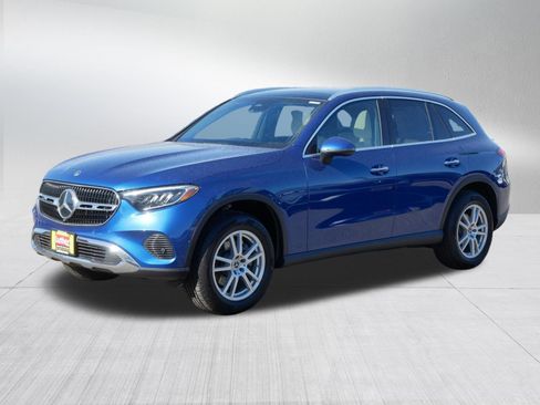 Used 2023 Mercedes-Benz GLC 300 4MATIC image 3