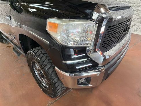 Used 2017 Toyota Tundra SR5 w/ SR5 Upgrade Package AWD/4WD image 9