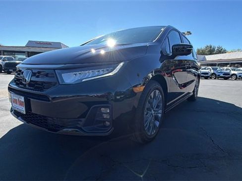New 2026 Honda Odyssey Touring image 9
