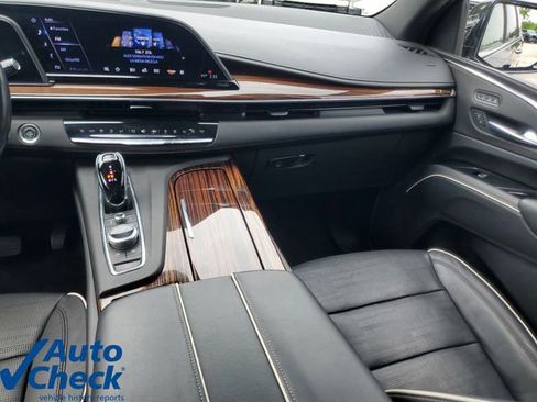 Used 2022 Cadillac Escalade ESV Premium Luxury RWD image 19