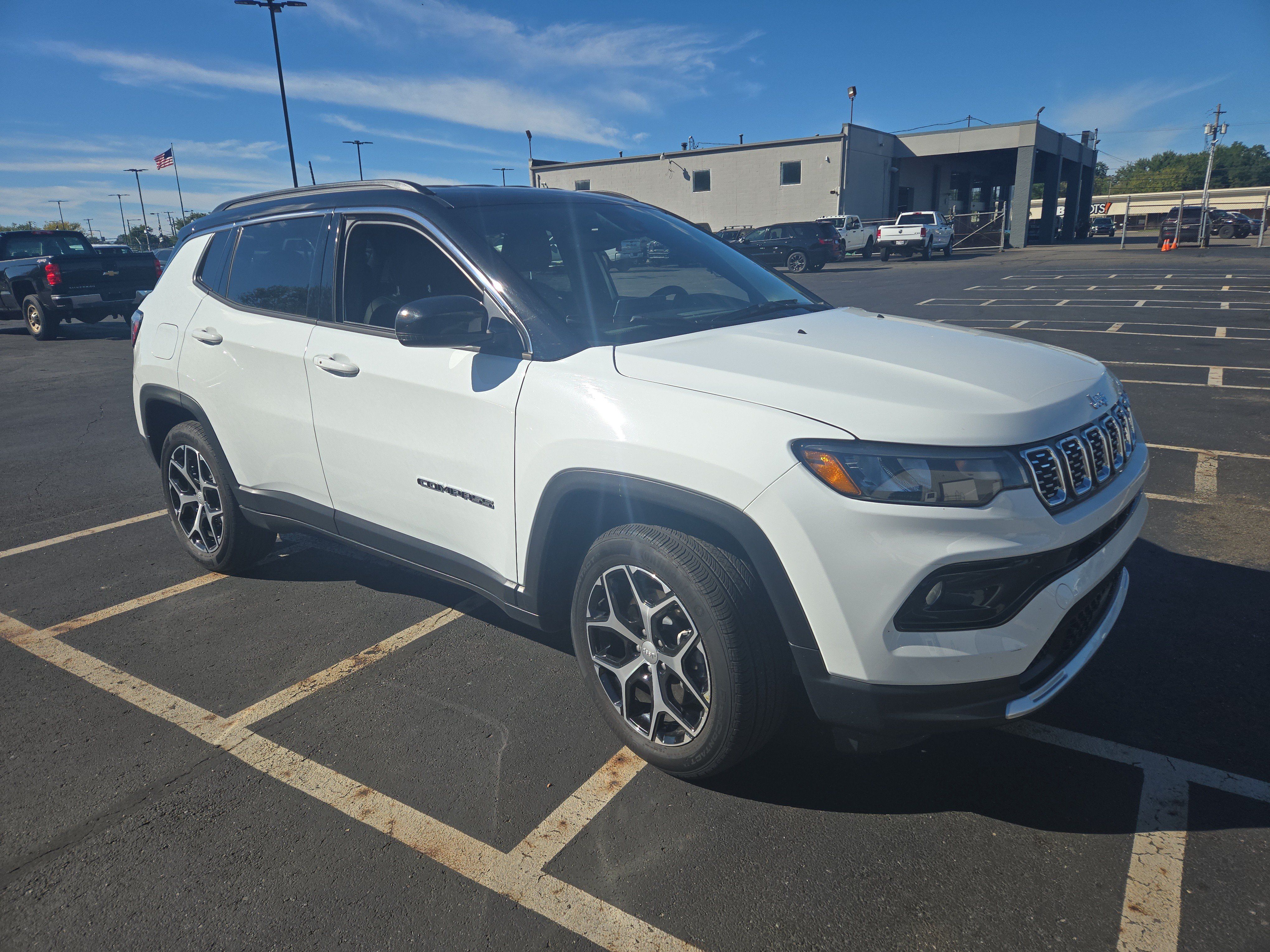 Used 2024 Jeep Compass Limited AWD/4WD image 3