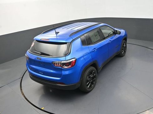 New 2026 Jeep Compass Latitude AWD/4WD image 17