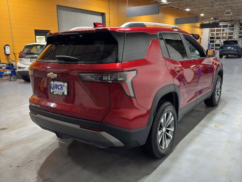 Used 2025 Chevrolet Equinox LT w/ Convenience Package II image 6