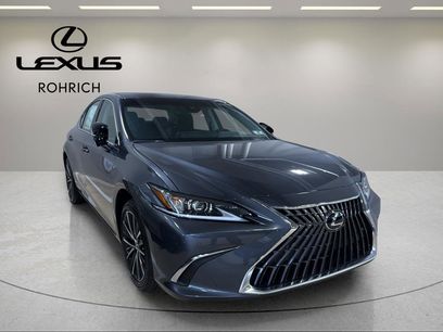 New 2025 Lexus ES 350 w/ Premium Package