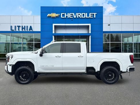 Used 2024 GMC Sierra 3500 Denali w/ Denali Reserve Package AWD/4WD image 5