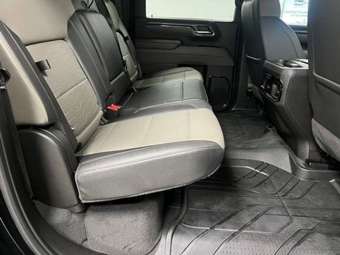 Used 2024 Chevrolet Silverado 2500 ZR2 w/ Technology Package image 54