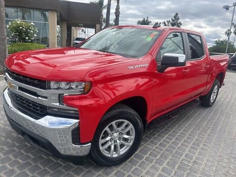 Used 2022 Chevrolet Silverado 1500 LT image 2