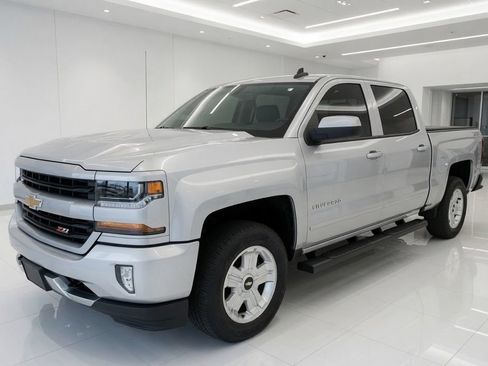 Used 2018 Chevrolet Silverado 1500 LT w/ Texas Edition AWD/4WD image 1
