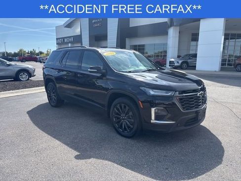 Used 2023 Chevrolet Traverse RS image 2