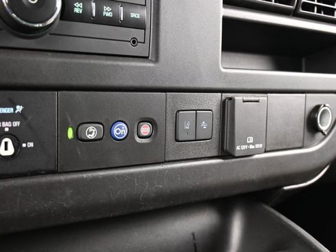 Used 2020 GMC Savana 3500 LT w/ LT Preferred Equipment Group image 24