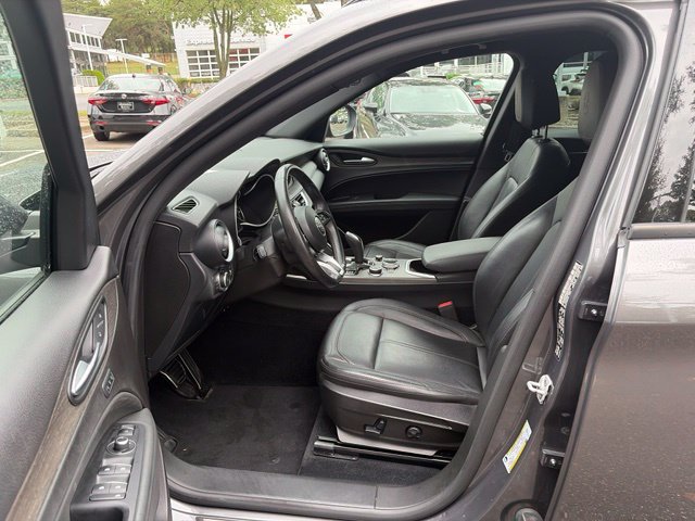 Used 2022 Alfa Romeo Stelvio Ti AWD/4WD image 22