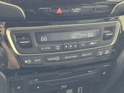 Used 2019 Honda Pilot Touring image 39