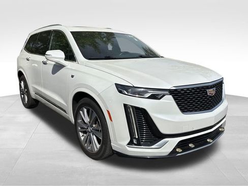 Used 2020 Cadillac XT6 Premium Luxury FWD image 2