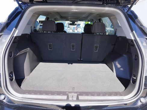 Used 2024 GMC Terrain SLE w/ Driver Convenience Package image 29