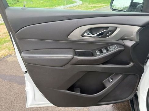 Used 2023 Chevrolet Traverse LT AWD/4WD image 24