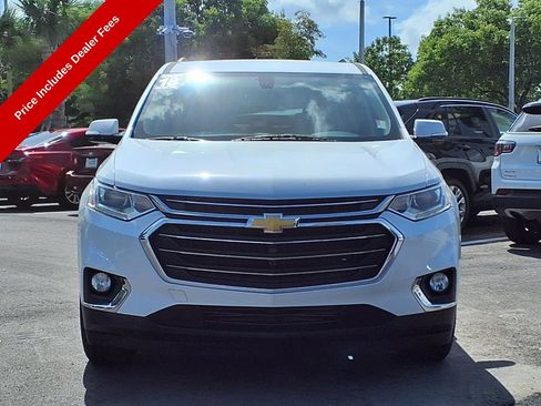 Used 2018 Chevrolet Traverse LT FWD image 2