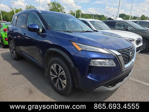 Used 2021 Nissan Rogue SV w/ Premium Package FWD image 1
