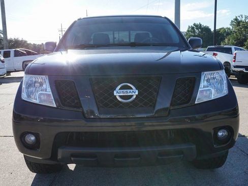 Used 2019 Nissan Frontier Desert Runner image 9