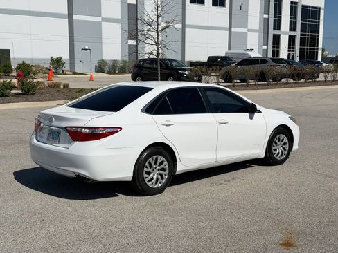Used 2016 Toyota Camry LE FWD image 5