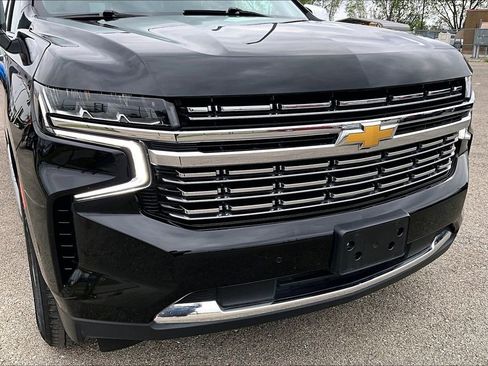 Used 2024 Chevrolet Suburban Premier AWD/4WD image 39