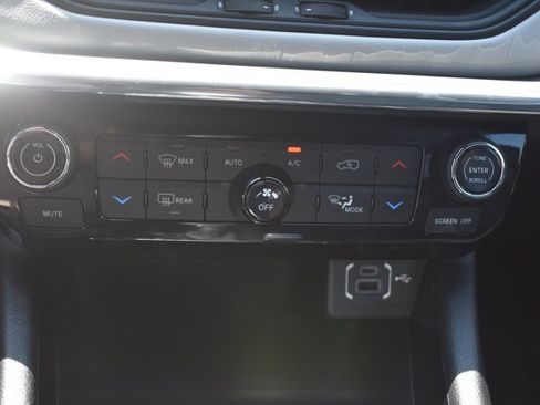 Used 2023 Jeep Compass Limited AWD/4WD image 27