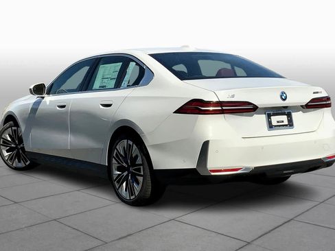 New 2024 BMW i5 eDrive40i w/ Premium Package image 12